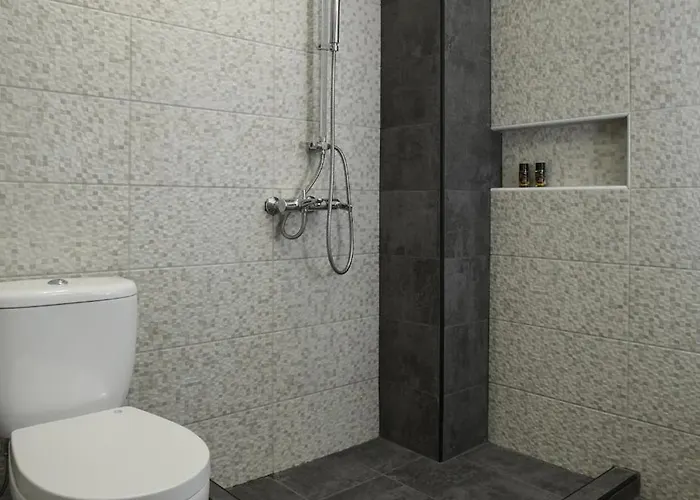 Old Harbor Christos Ханья