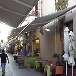 Old Harbor Christos Ханья