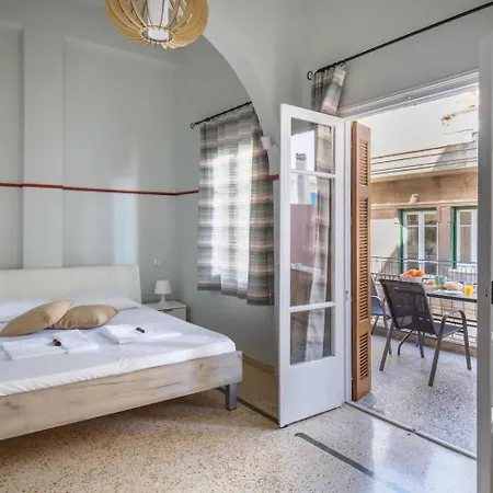 Old Harbor Christos 하니아