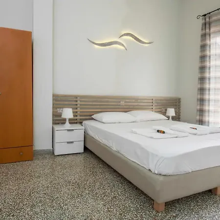 Old Harbor Christos Apartman *